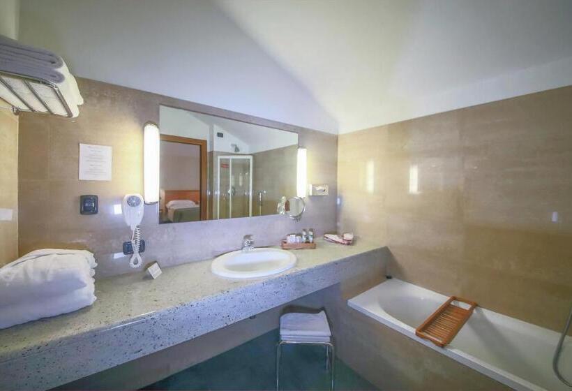 Пентхаус, Monica Hotel Fiera