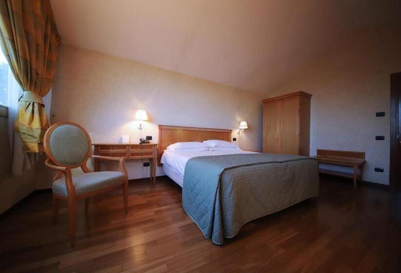 Пентхаус, Monica Hotel Fiera