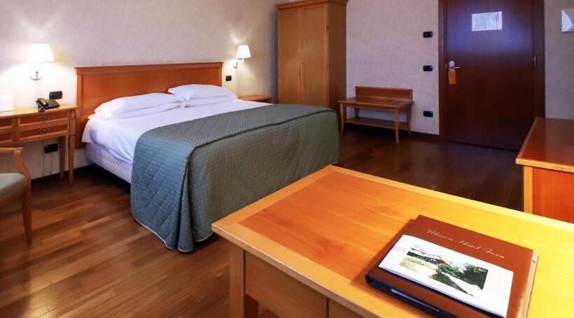 غرفة دور أخير, Monica Hotel Fiera