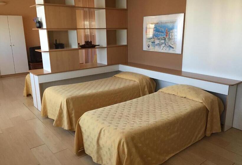 Семейный Номер, Nuovo Hotel Vigevano