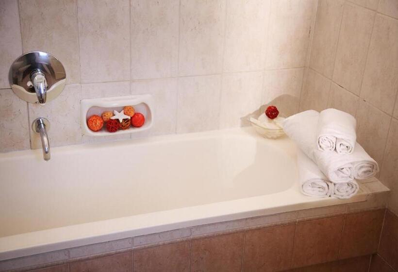 اتاق اکونومی, Rosabianca