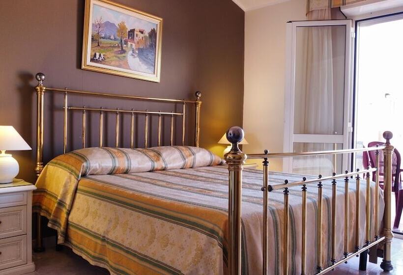 标准三人间, San Marco