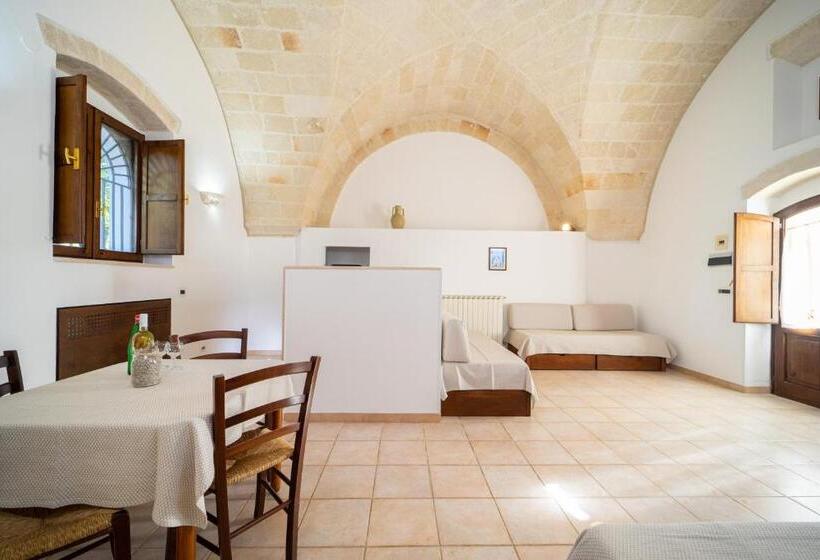 חדר משפחתי, Tenuta Del Barco