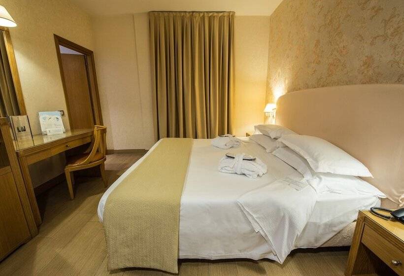 スーペリアールーム, Touring