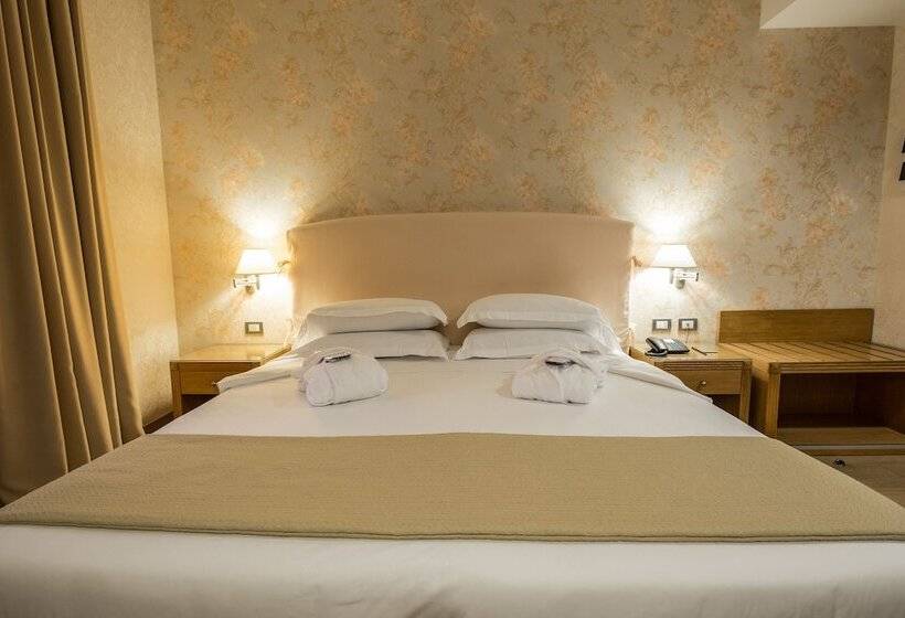 スーペリアールーム, Touring