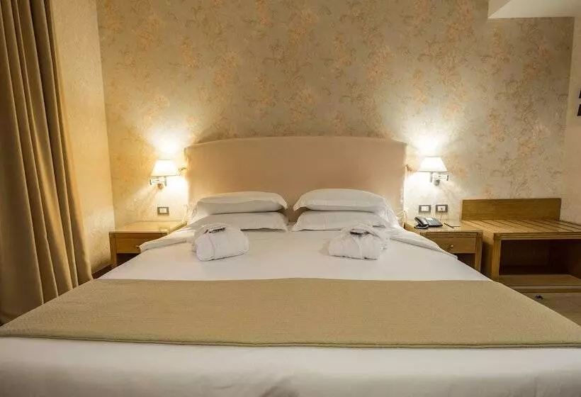 Superior-Zimmer, Touring