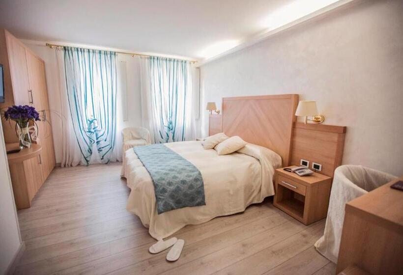 Стандартный Номер Кровать Кинг, Trettenero