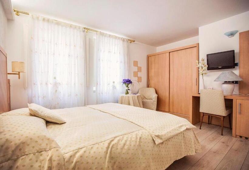 Стандартный Номер Кровать Кинг, Trettenero