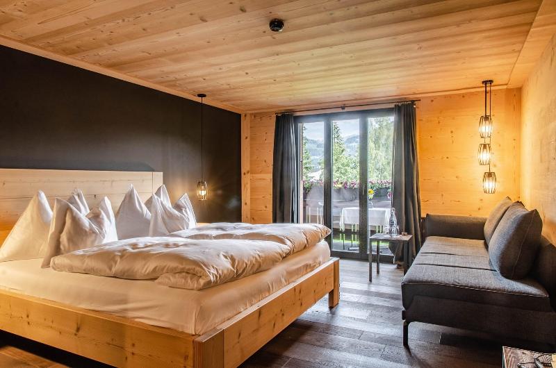 Camera Familiare, Turner