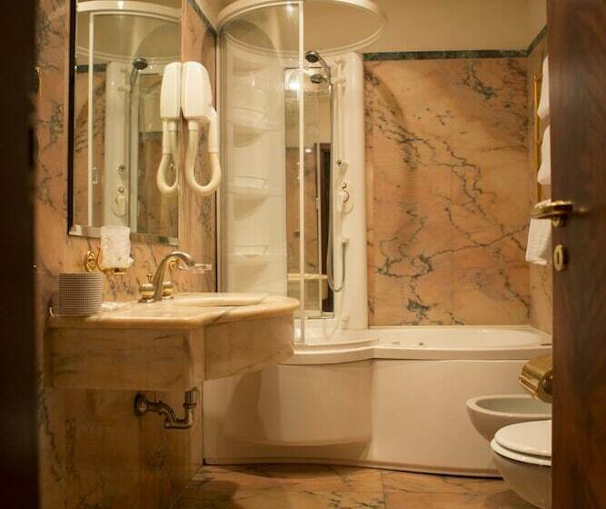 Suite Junior, Turner