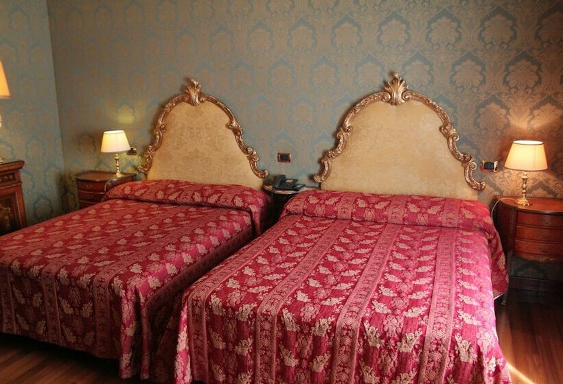 Camera Familiare, Turner