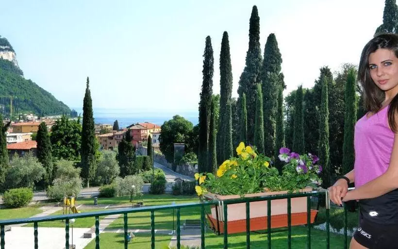 Juniorsviitti Parveke, Villa Madrina Lovely And Dynamic