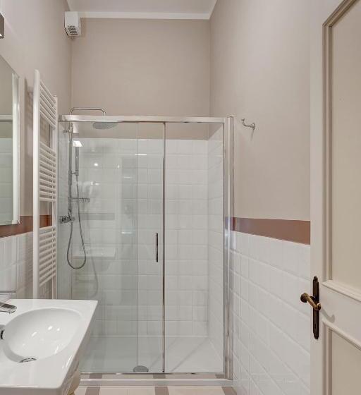 غرفة قياسية ثلاثية, Villa Quiete