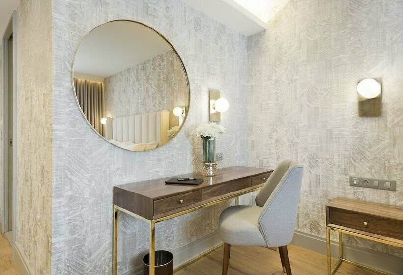 اتاق استاندارد, Acta The Avenue