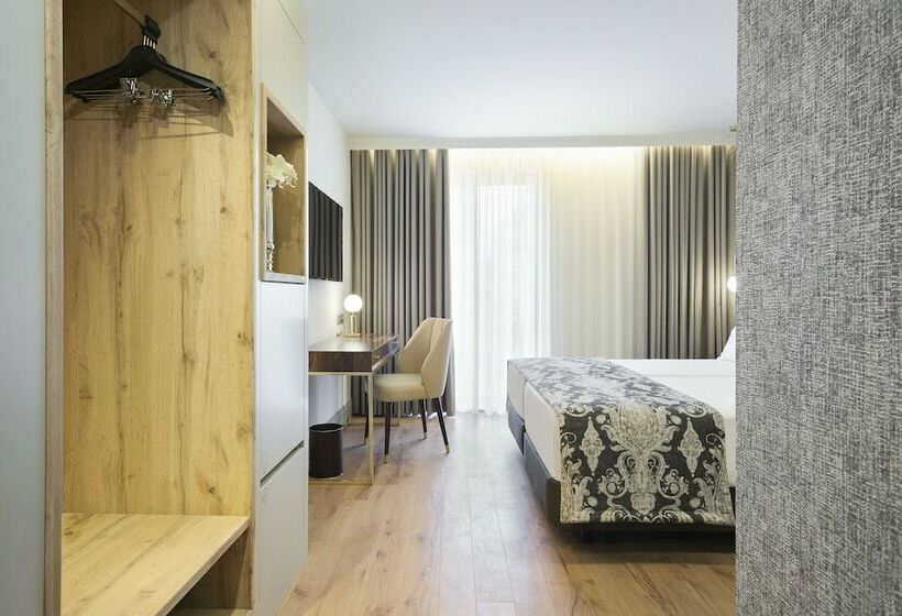 اتاق استاندارد, Acta The Avenue