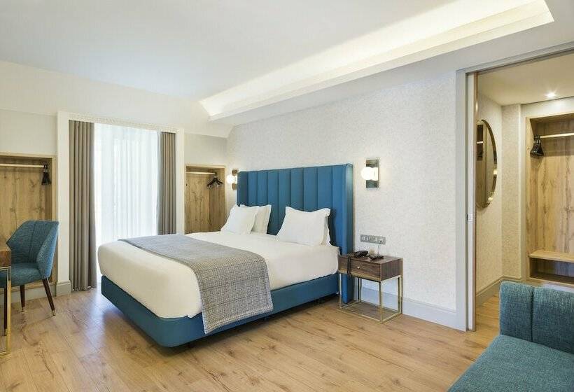 اتاق استاندارد, Acta The Avenue