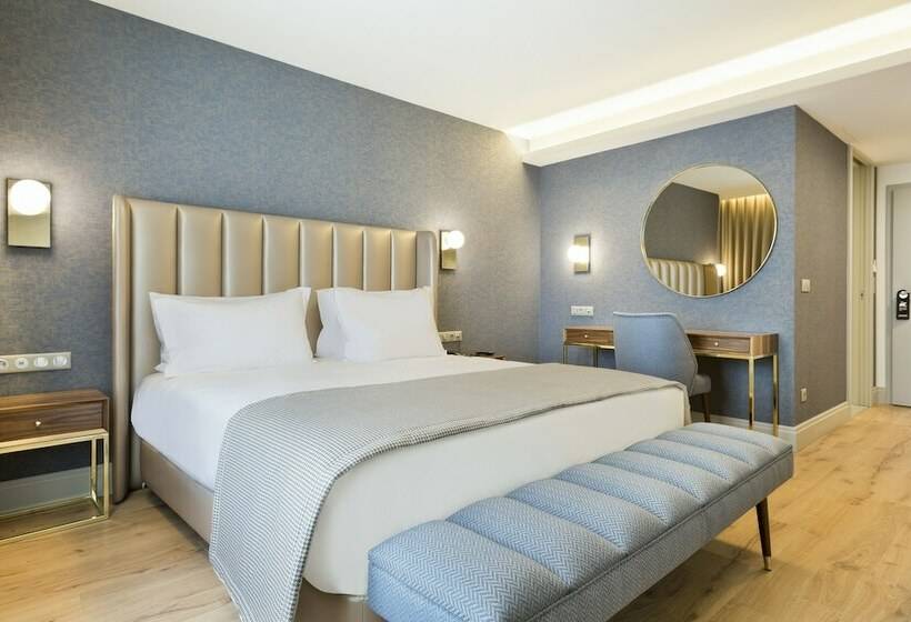 اتاق سوپریور, Acta The Avenue