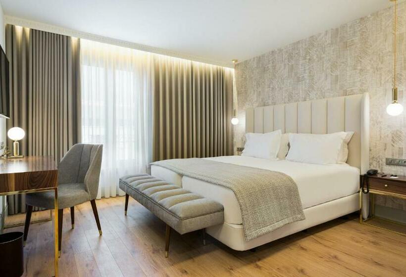 اتاق استاندارد, Acta The Avenue