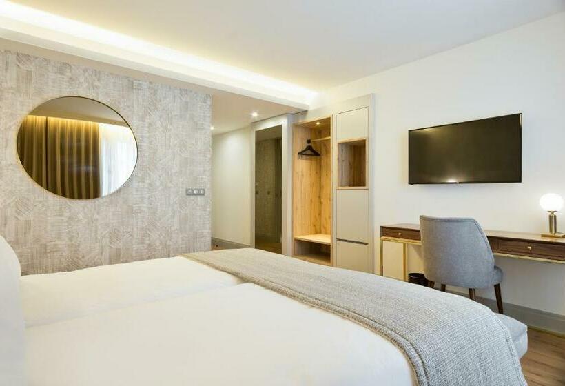 اتاق استاندارد, Acta The Avenue