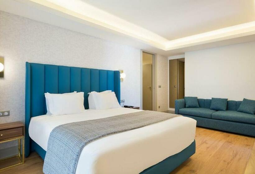 اتاق استاندارد, Acta The Avenue