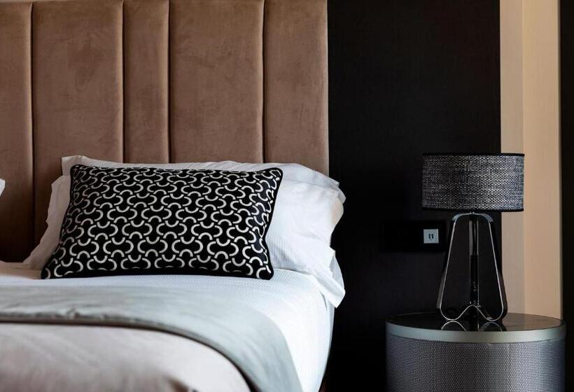 سوییت جونیور, Amadomus Luxury Suites