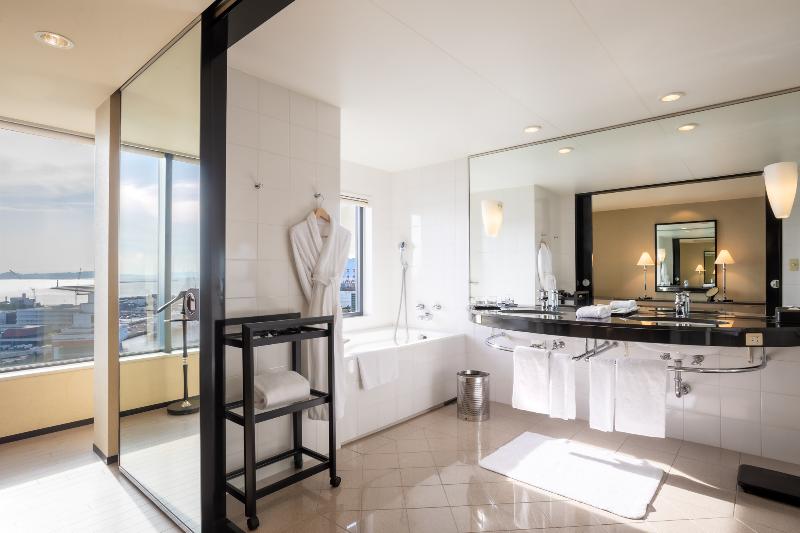 Номер Клуб, Grand Prince Hotel Osaka Bay