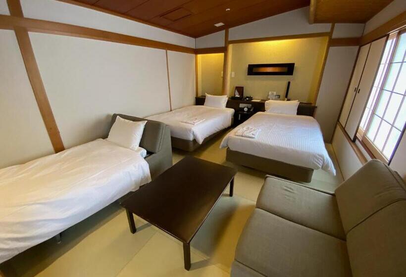 Quarto Quádruplo Estandar, Richmond Hotel Tokyo Mejiro