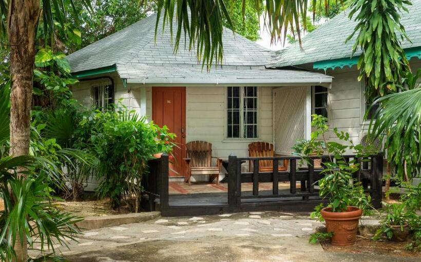 بانگلوی استاندارد, Samsara Cliff Resort