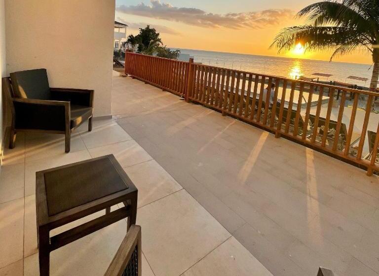 اتاق لوکس با چشمانداز دریا, Samsara Cliff Resort