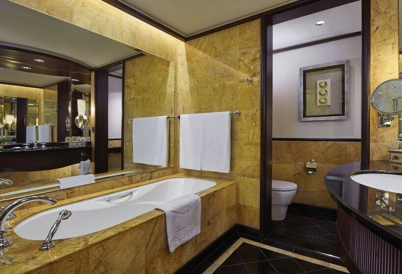 اتاق کلوب با چشم‌انداز, Mandarin Oriental Kuala Lumpur