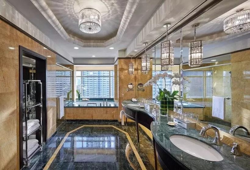 سوئیت کلاب, Mandarin Oriental Kuala Lumpur