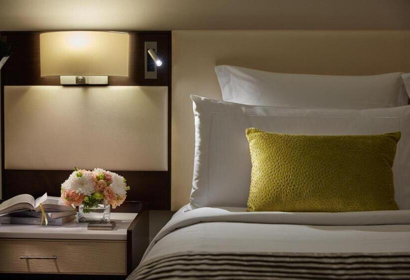 اتاق دلوکس با تخت کینگ و چشم‌انداز شهر, Mandarin Oriental Kuala Lumpur