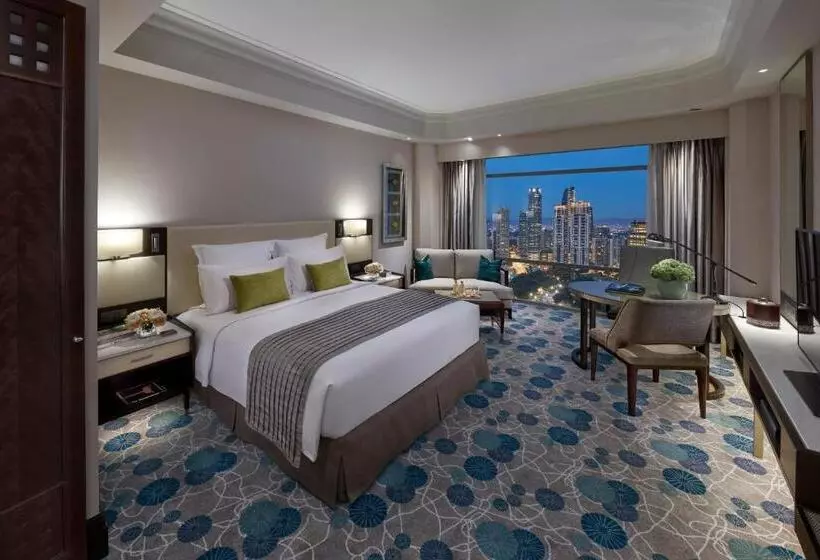 Club Room King Bed, Mandarin Oriental Kuala Lumpur