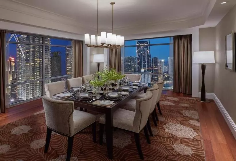 سوئیت کلاب, Mandarin Oriental Kuala Lumpur