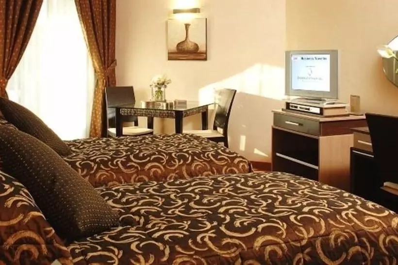 سوییت جونیور, Regency Palace