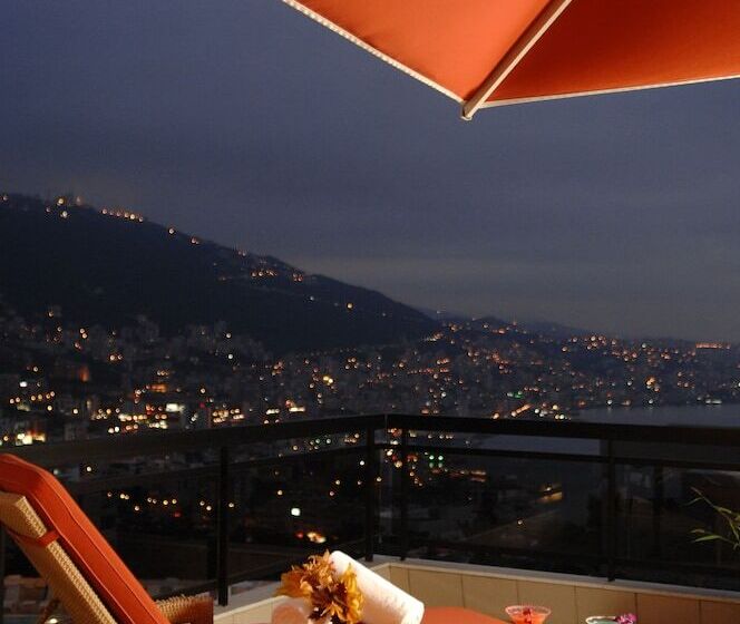 سوییت, Regency Palace