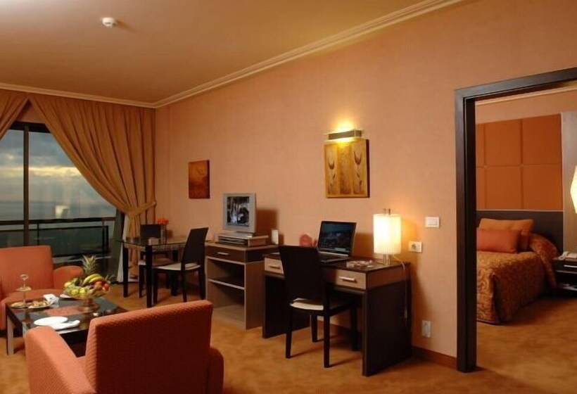 سوییت, Regency Palace