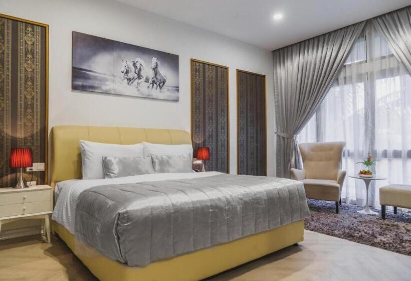 小型豪华套房, Shah S Village