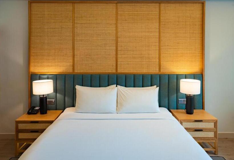 اتاق لوکس با تخت بزرگ, Swissgarden Beach Resort Kuantan