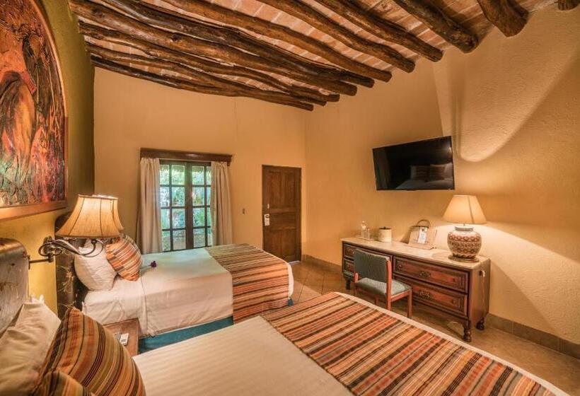 غرفه قياسيه سريرين مزدوجين, Posada Del Hidalgo  Centro Historico A Balderrama Collection