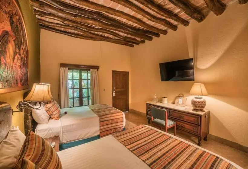 ２ダブルベッドのスタンダードルーム, Posada Del Hidalgo  Centro Historico A Balderrama Collection