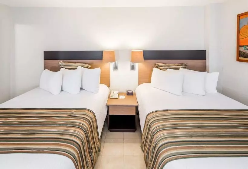 2ダブルベッドのスタンダードルーム, Ramada Hola Culiacan