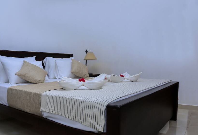 Deluxe Triple Room, Aeon Hotel Tissa