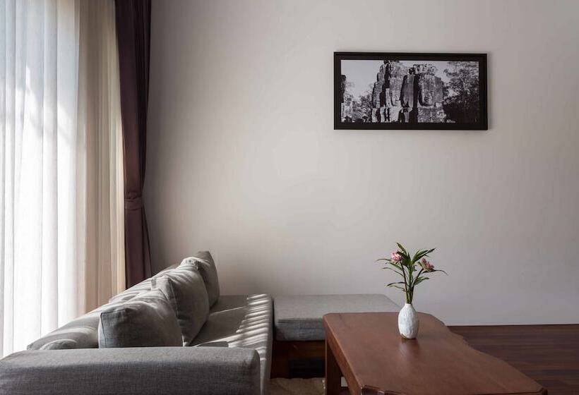 جناح ديلوكس, Ung D