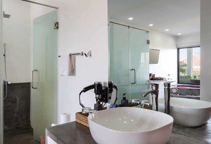 غرفة ديلوكس مزودة بتراس, Ung D