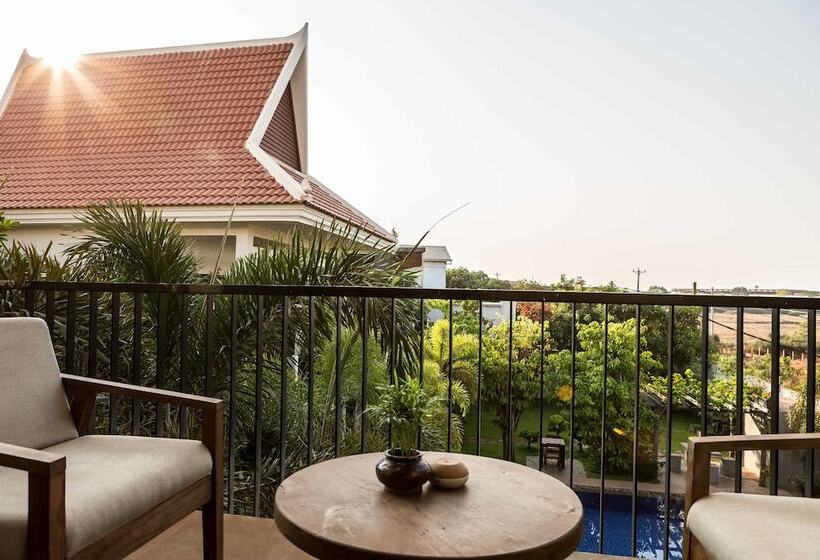 جناح ديلوكس, Ung D