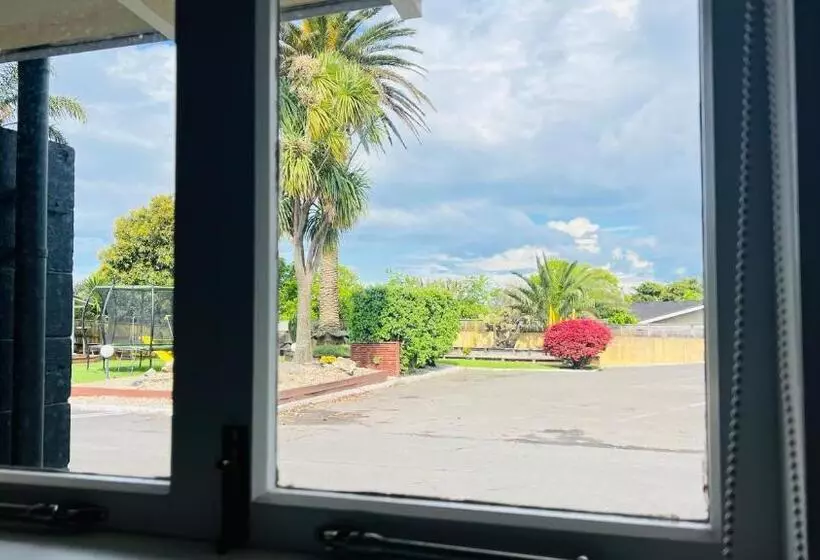 1ベッドルームアパートメント, 18th Avenue Thermal Motel