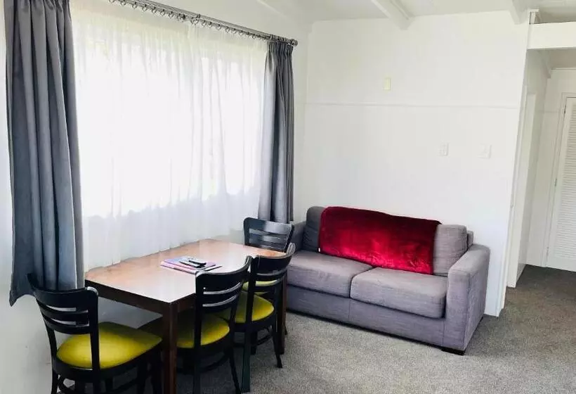 2ベッドルームアパートメント, 18th Avenue Thermal Motel