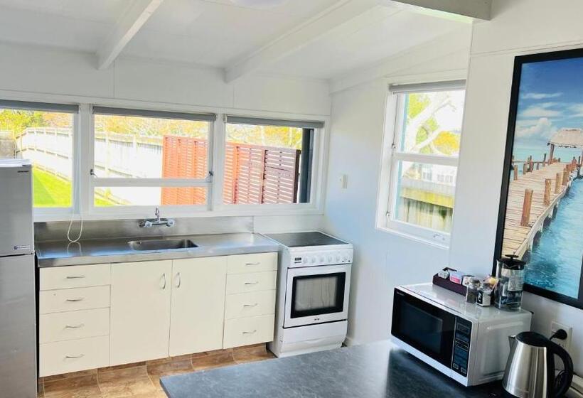 2 Bedroom Apartment, 18th Avenue Thermal Motel