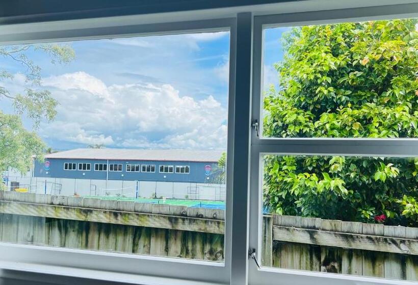 2 Bedroom Apartment, 18th Avenue Thermal Motel